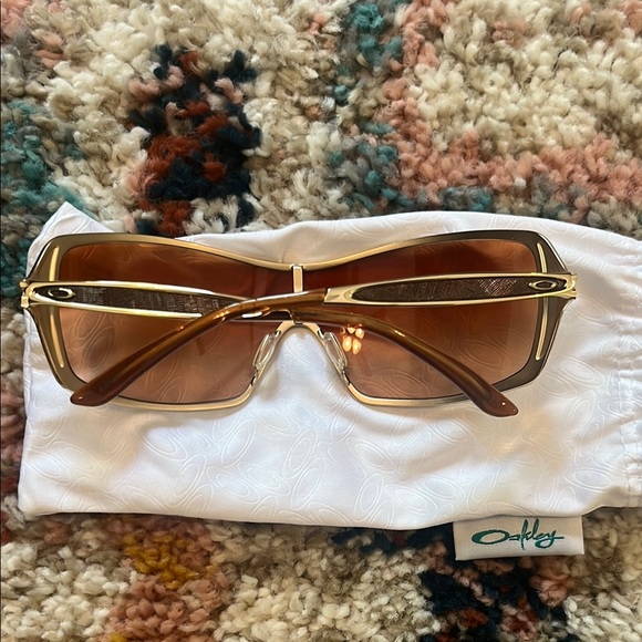 Oakley Gold Frame Sunglasses with Brown Lenses - Picture 2 of 3